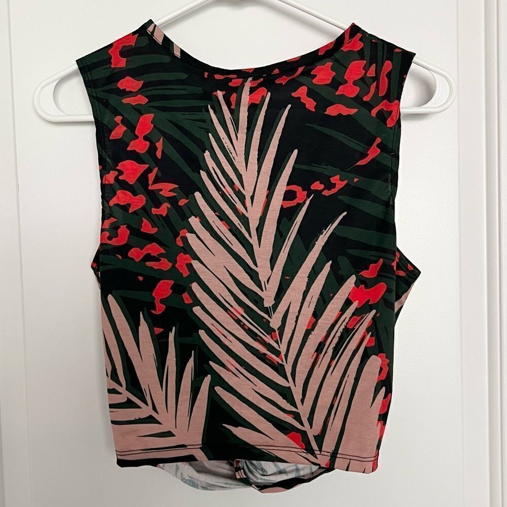Twist front tank crop top - Picture 3 of 5